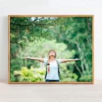 Фотография на холсте 60х40 в парящей теневой рамке цвета античное золото