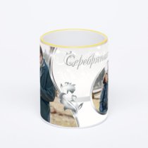 Кружка с желтой ручкой и ободком