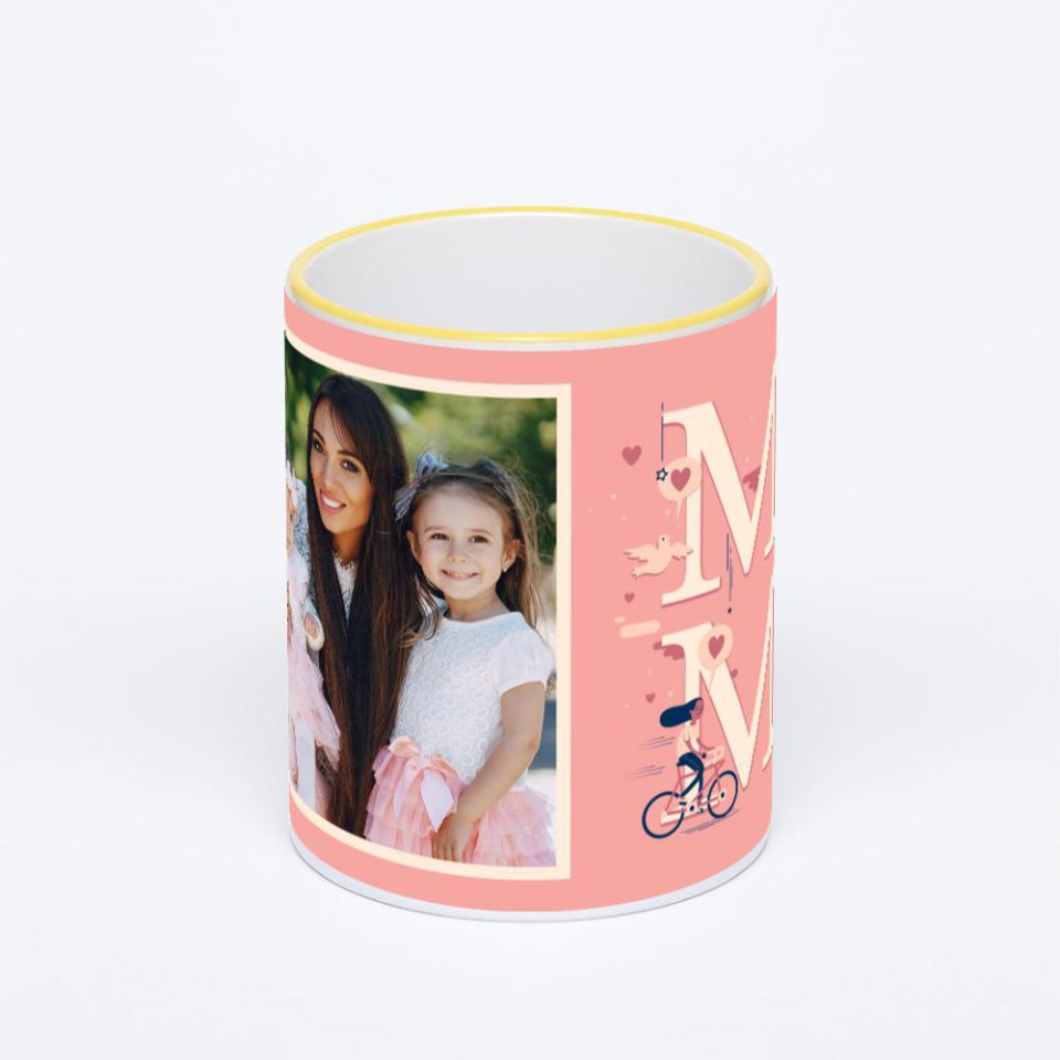 Кружка с желтой ручкой и ободком