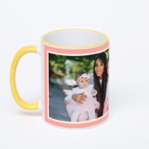 Кружка с желтой ручкой и ободком