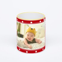 Кружка с желтой ручкой и ободком