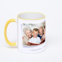 Кружка с желтой ручкой и ободком