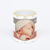 Кружка с желтой ручкой и ободком