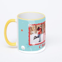 Кружка с желтой ручкой и ободком