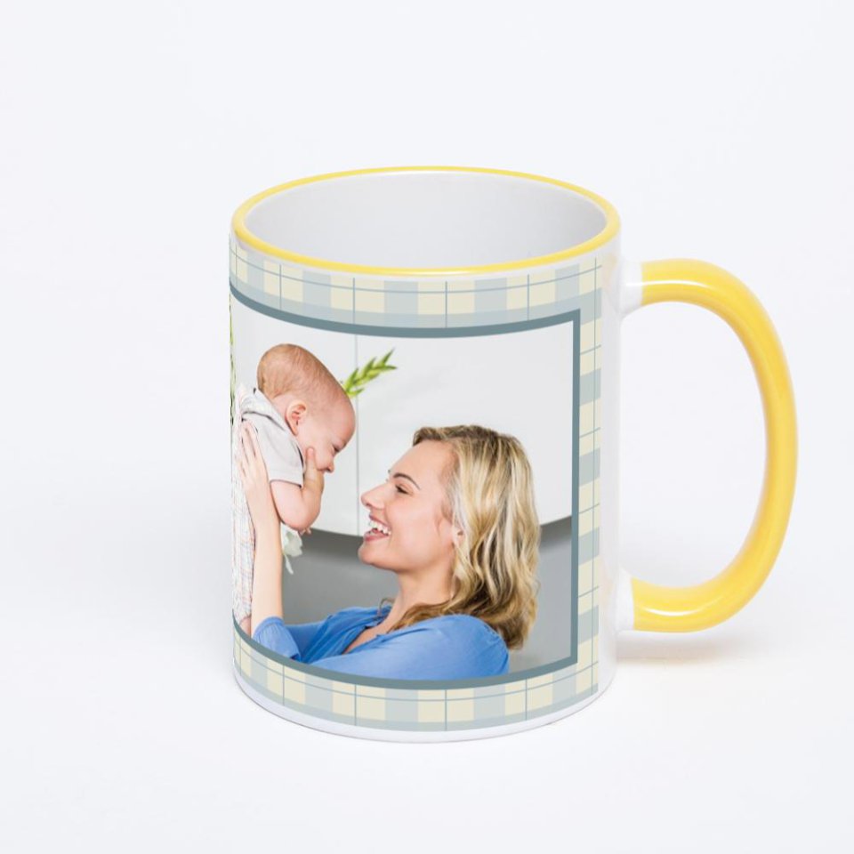 Кружка с желтой ручкой и ободком