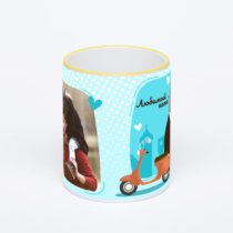 Кружка с желтой ручкой и ободком