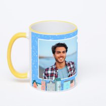 Кружка с желтой ручкой и ободком