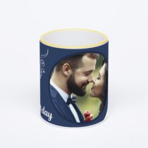 Кружка с желтой ручкой и ободком