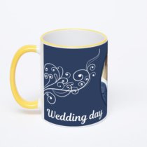 Кружка с желтой ручкой и ободком