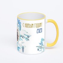 Кружка с желтой ручкой и ободком