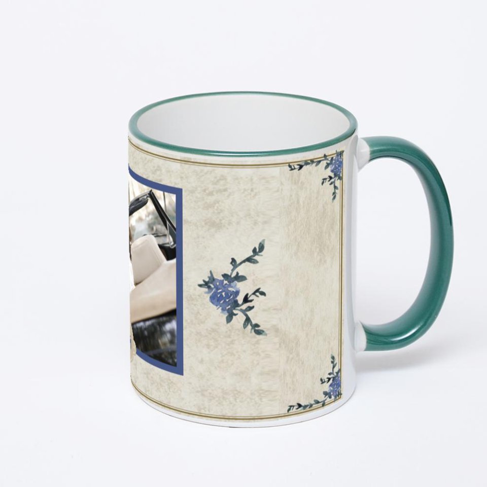 Кружка с зеленой ручкой и ободком