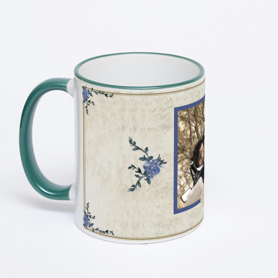 Кружка с зеленой ручкой и ободком