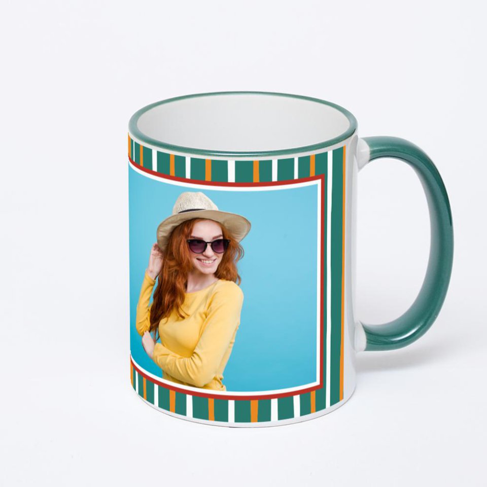 Кружка с зеленой ручкой и ободком