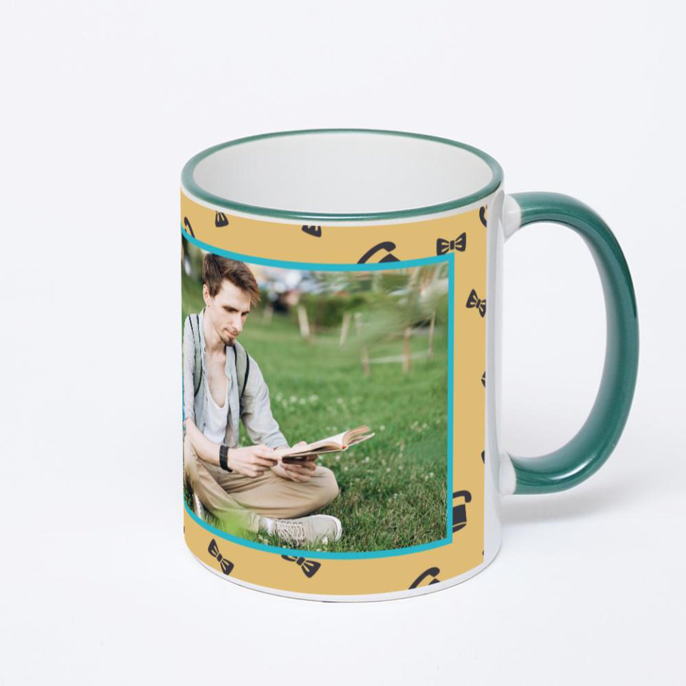 Кружка с зеленой ручкой и ободком