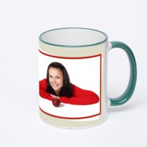 Кружка с зеленой ручкой и ободком