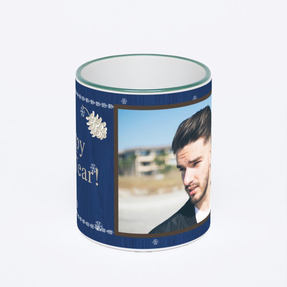 Кружка с зеленой ручкой и ободком