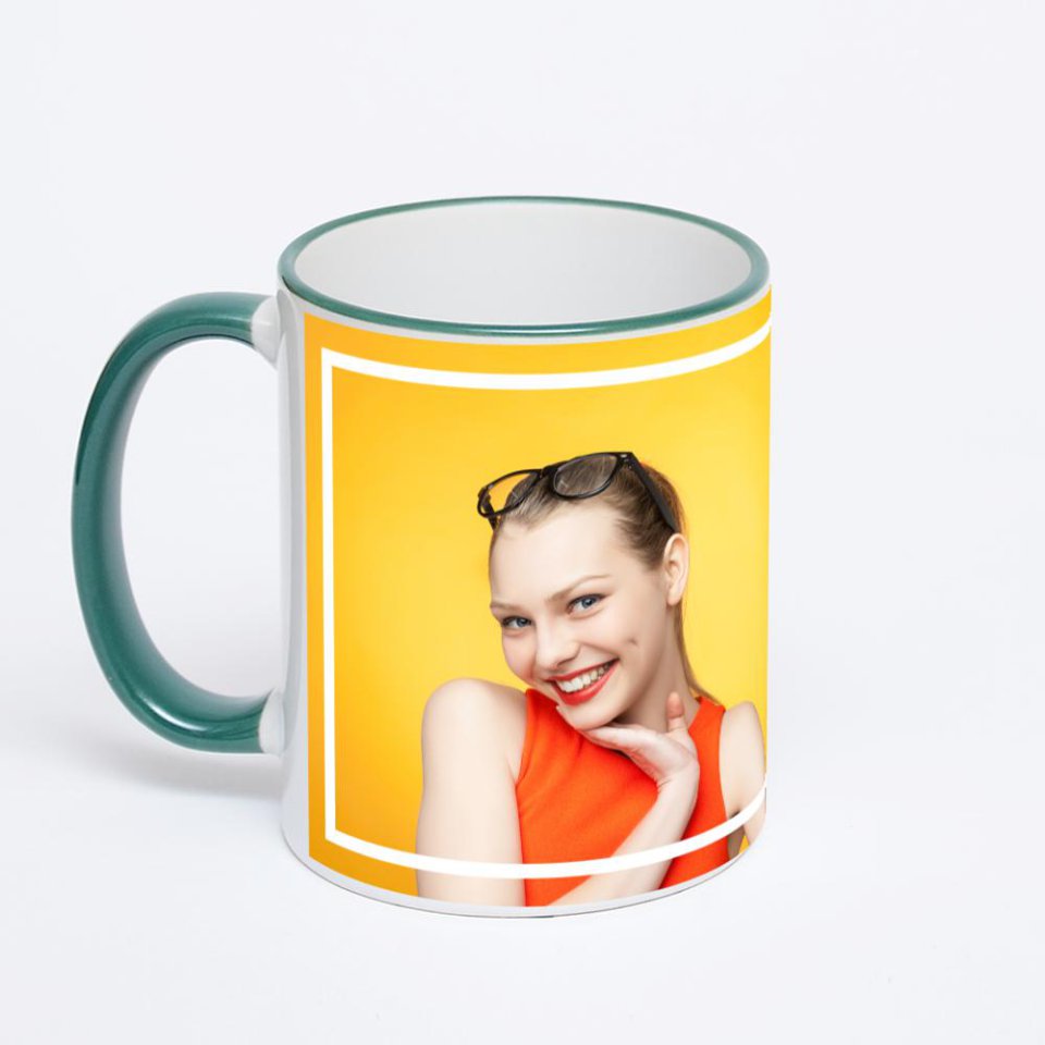 Кружка с зеленой ручкой и ободком