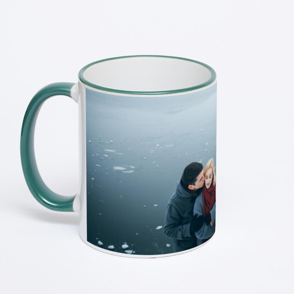 Кружка с зеленой ручкой и ободком