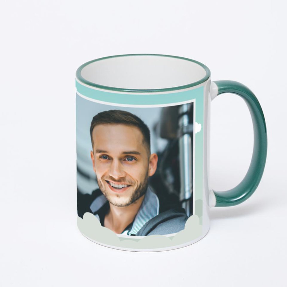 Кружка с зеленой ручкой и ободком