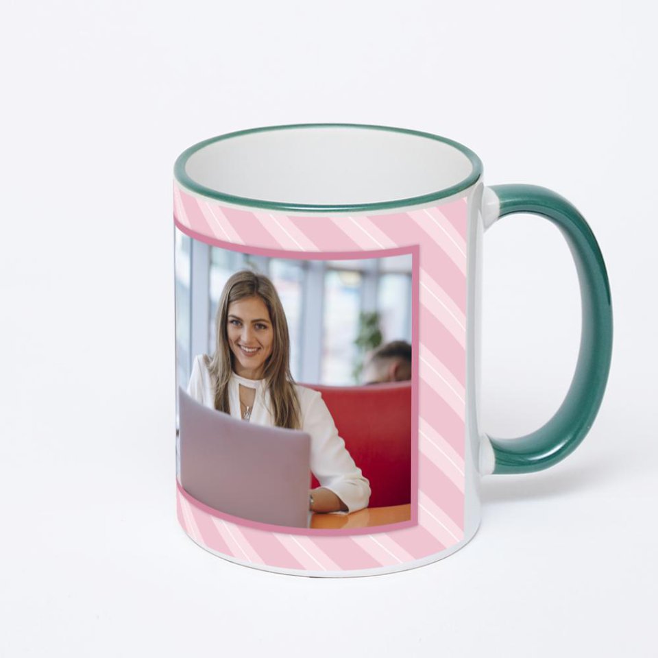 Кружка с зеленой ручкой и ободком