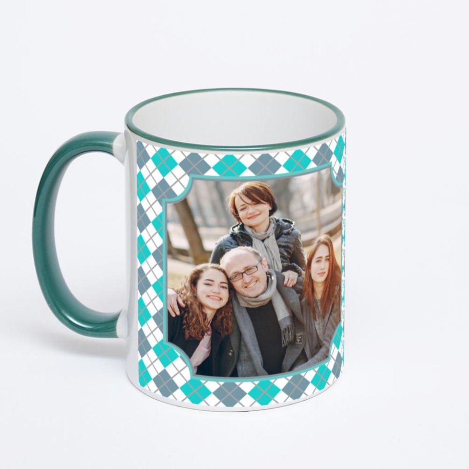 Кружка с зеленой ручкой и ободком