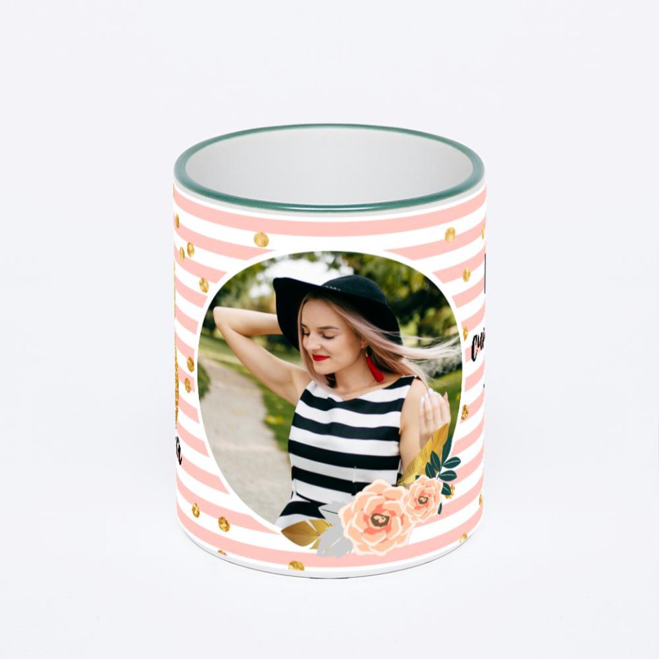 Кружка с зеленой ручкой и ободком