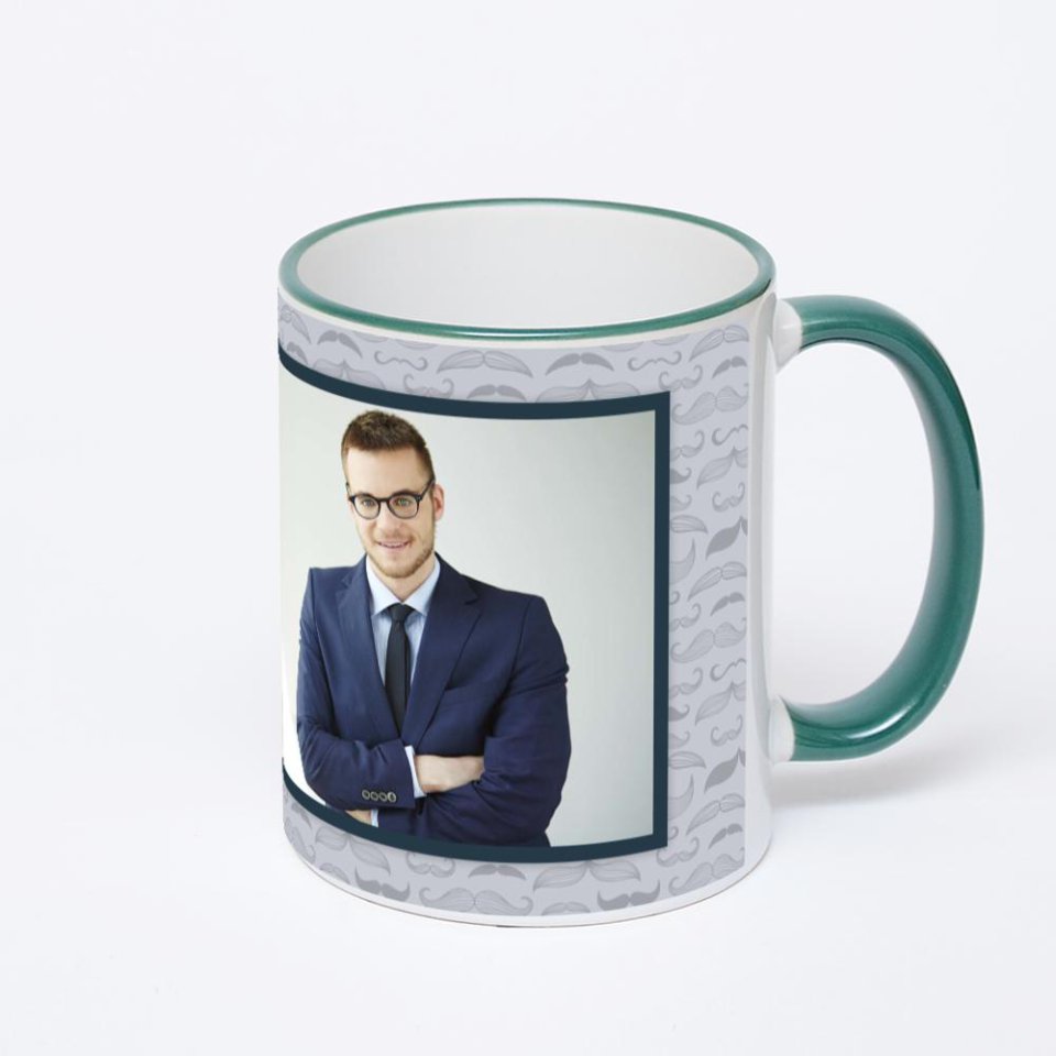 Кружка с зеленой ручкой и ободком