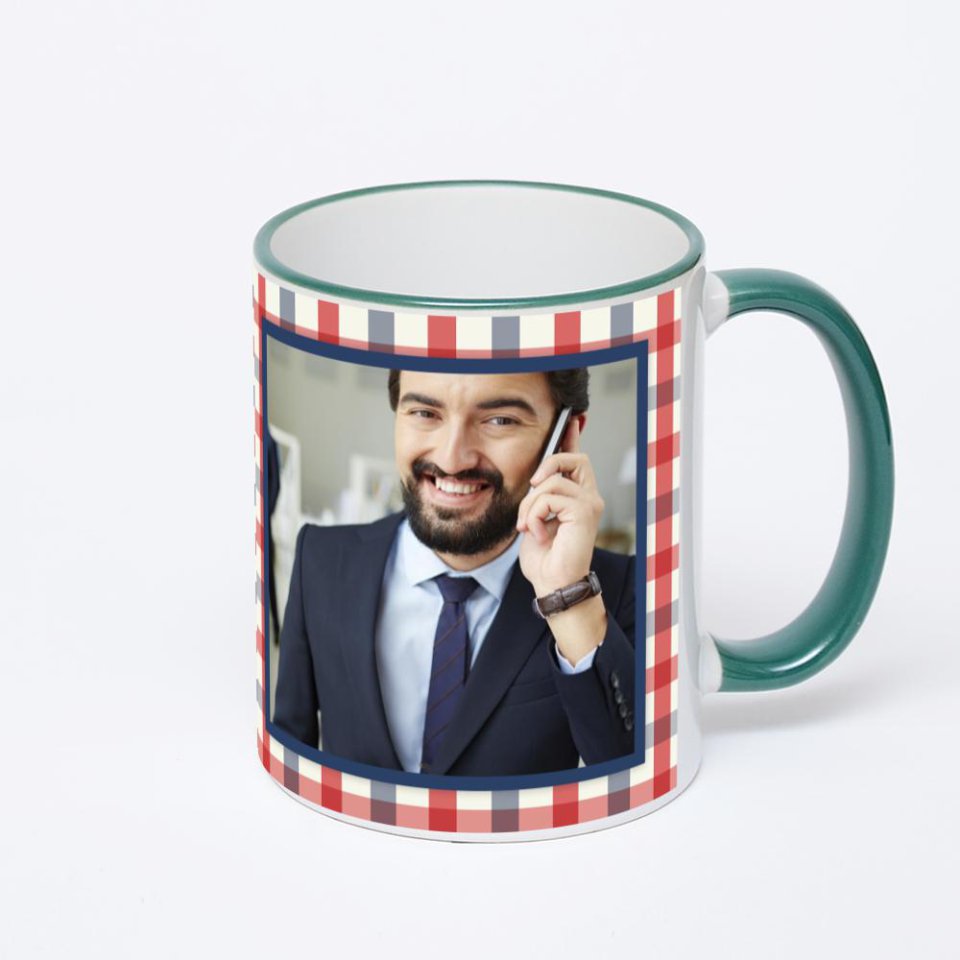 Кружка с зеленой ручкой и ободком