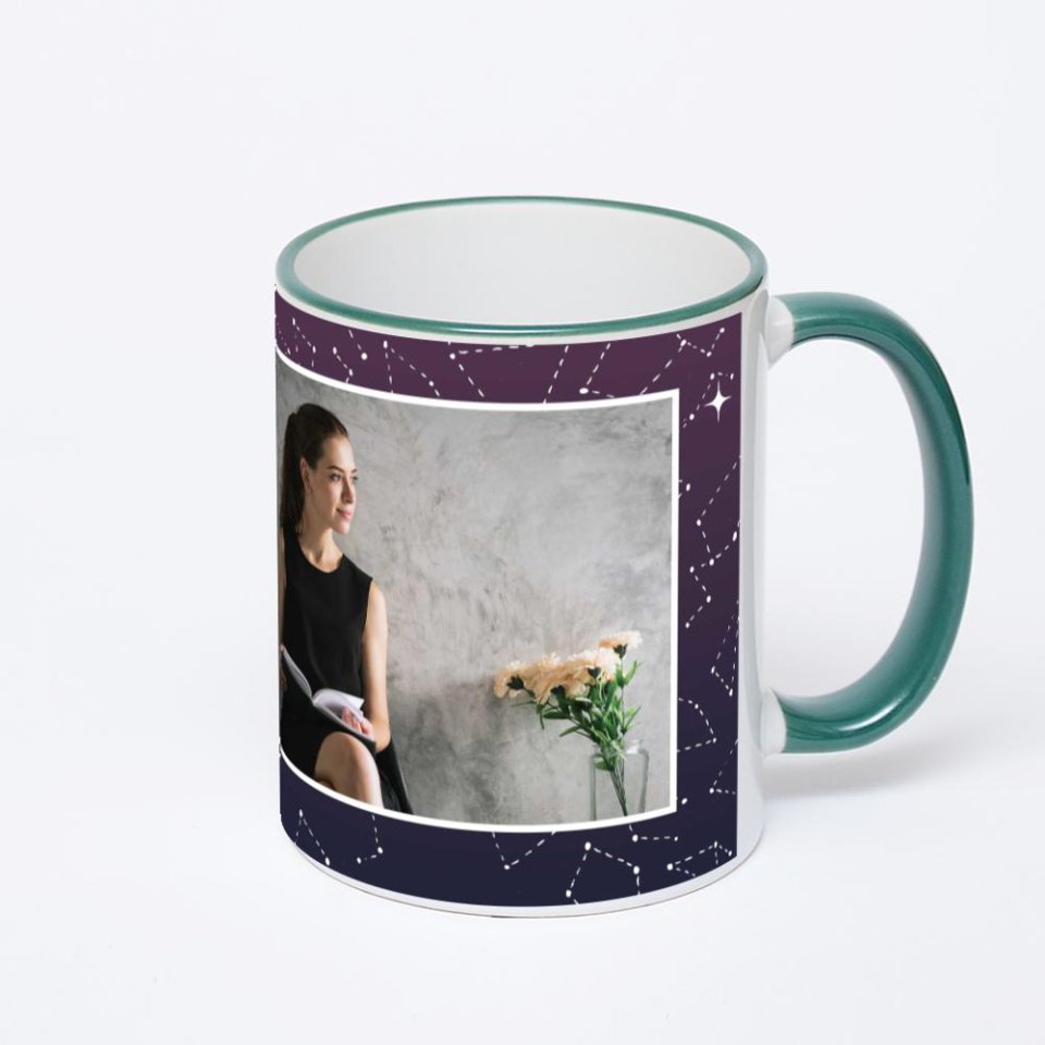 Кружка с зеленой ручкой и ободком