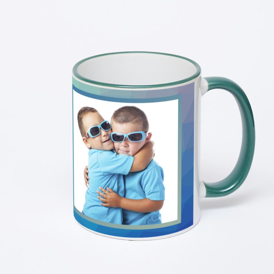 Кружка с зеленой ручкой и ободком