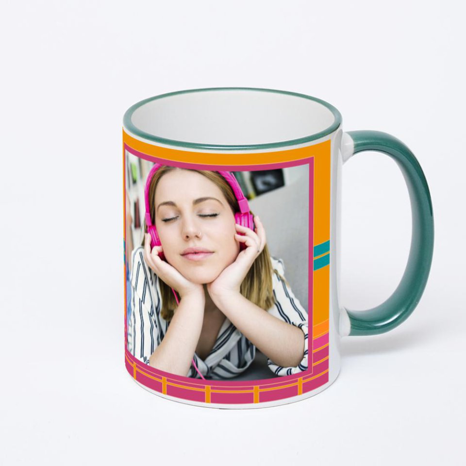 Кружка с зеленой ручкой и ободком