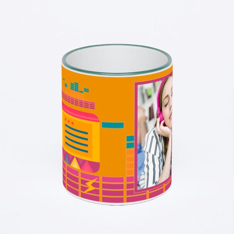 Кружка с зеленой ручкой и ободком