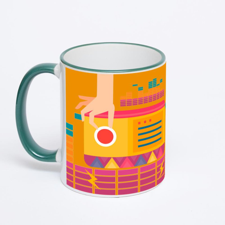 Кружка с зеленой ручкой и ободком