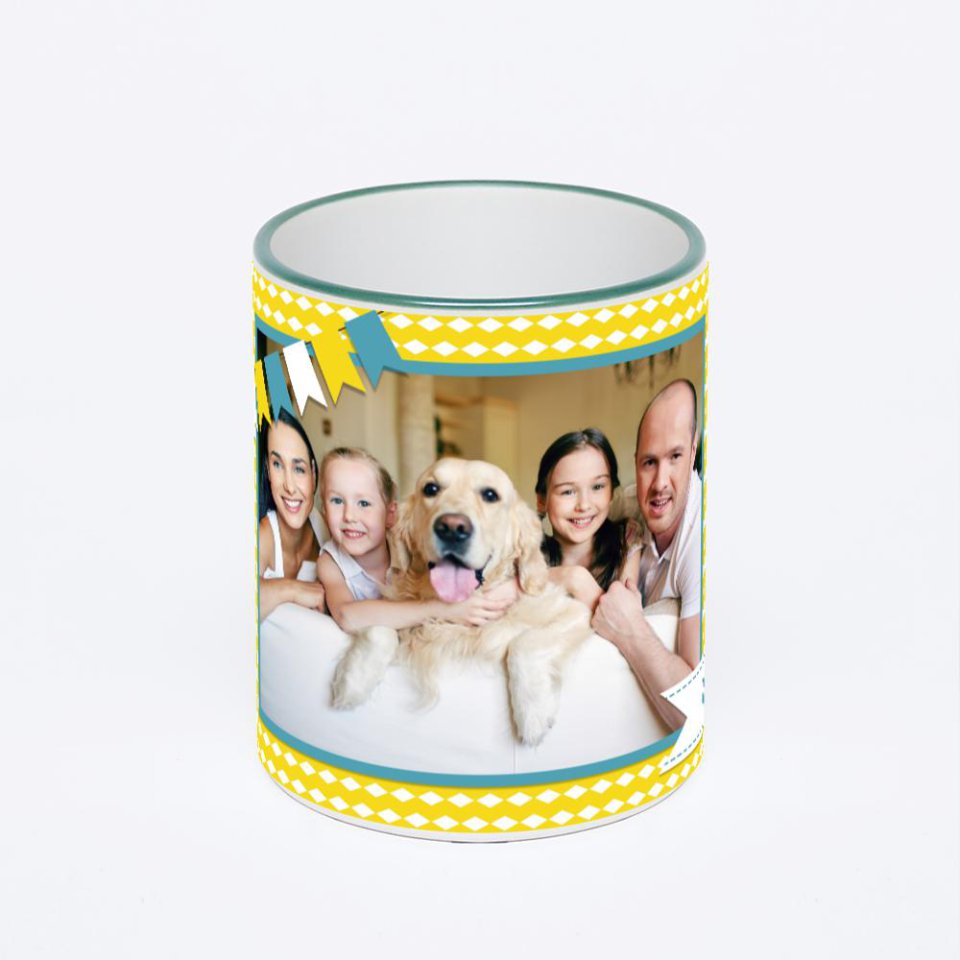 Кружка с зеленой ручкой и ободком