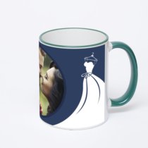 Кружка с зеленой ручкой и ободком