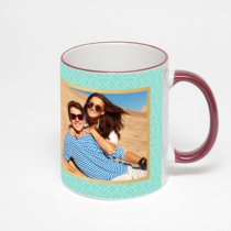 Кружка с бордовой ручкой и ободком