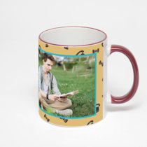 Кружка с бордовой ручкой и ободком