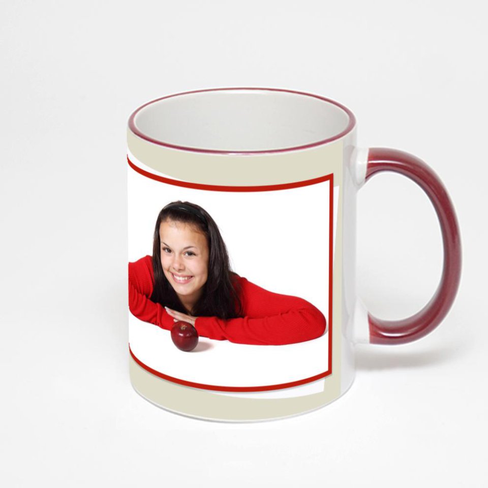 Кружка с бордовой ручкой и ободком