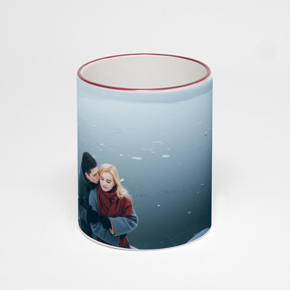 Кружка с бордовой ручкой и ободком