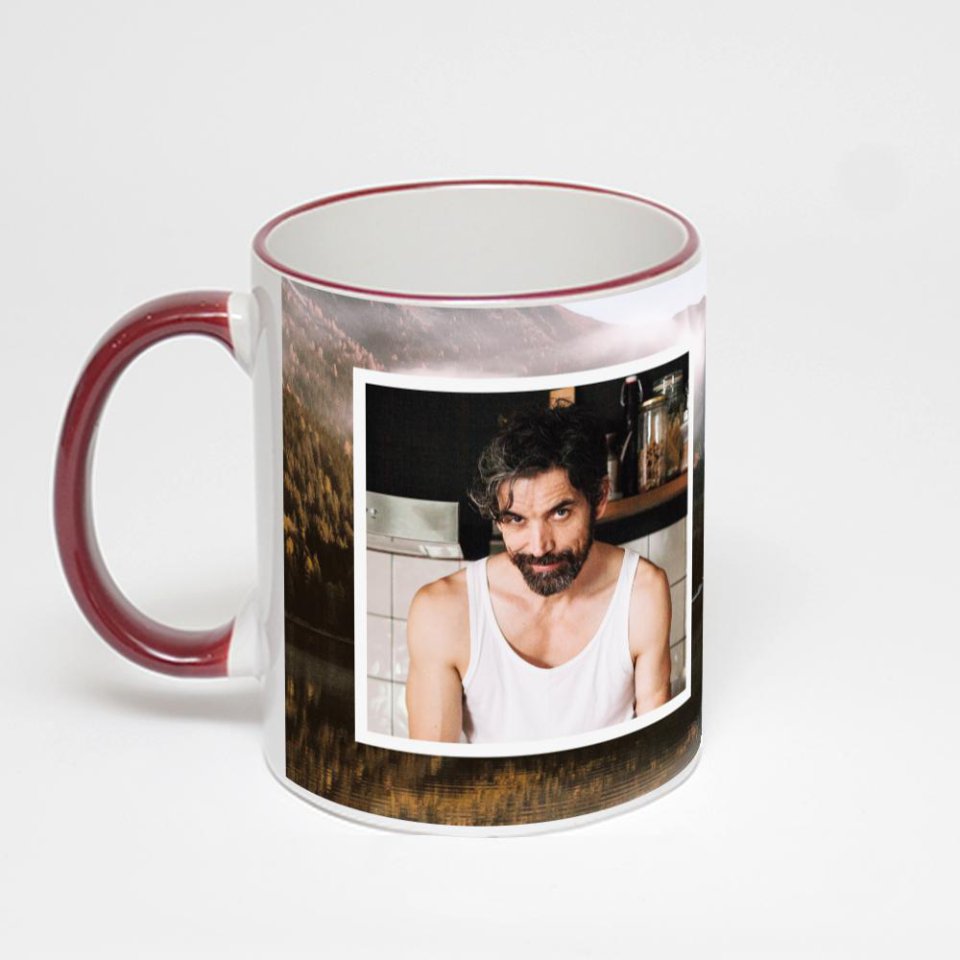 Кружка с бордовой ручкой и ободком