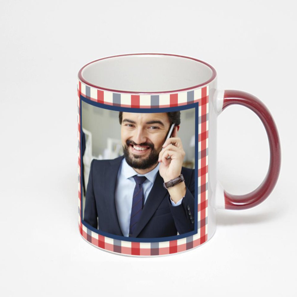 Кружка с бордовой ручкой и ободком