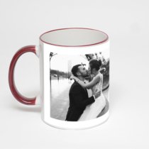 Кружка с бордовой ручкой и ободком