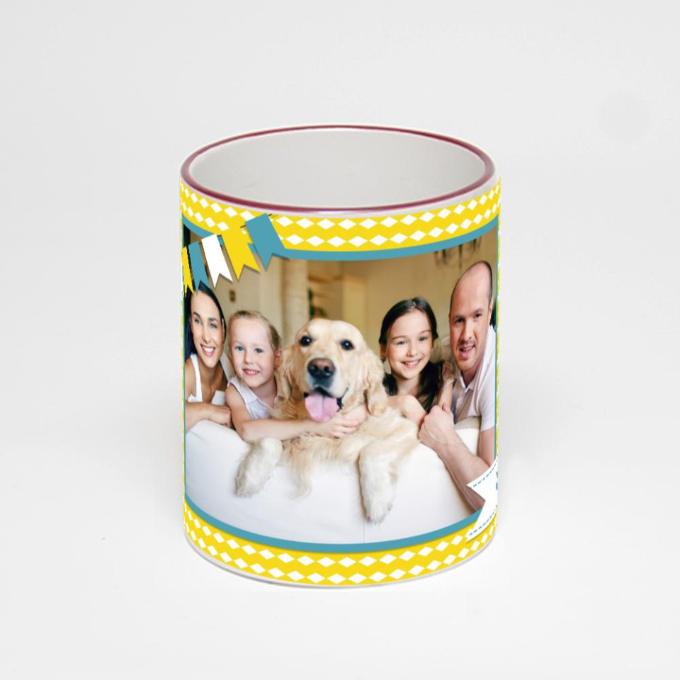 Кружка с бордовой ручкой и ободком