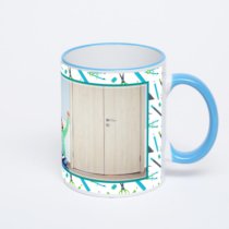 Кружка с синей ручкой и ободком