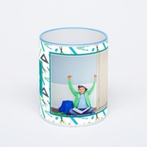 Кружка с синей ручкой и ободком