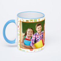 Кружка с синей ручкой и ободком