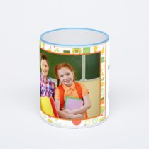 Кружка с синей ручкой и ободком