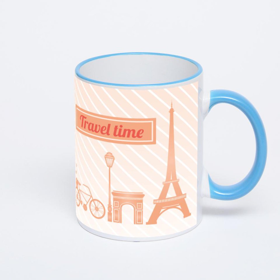 Кружка с синей ручкой и ободком