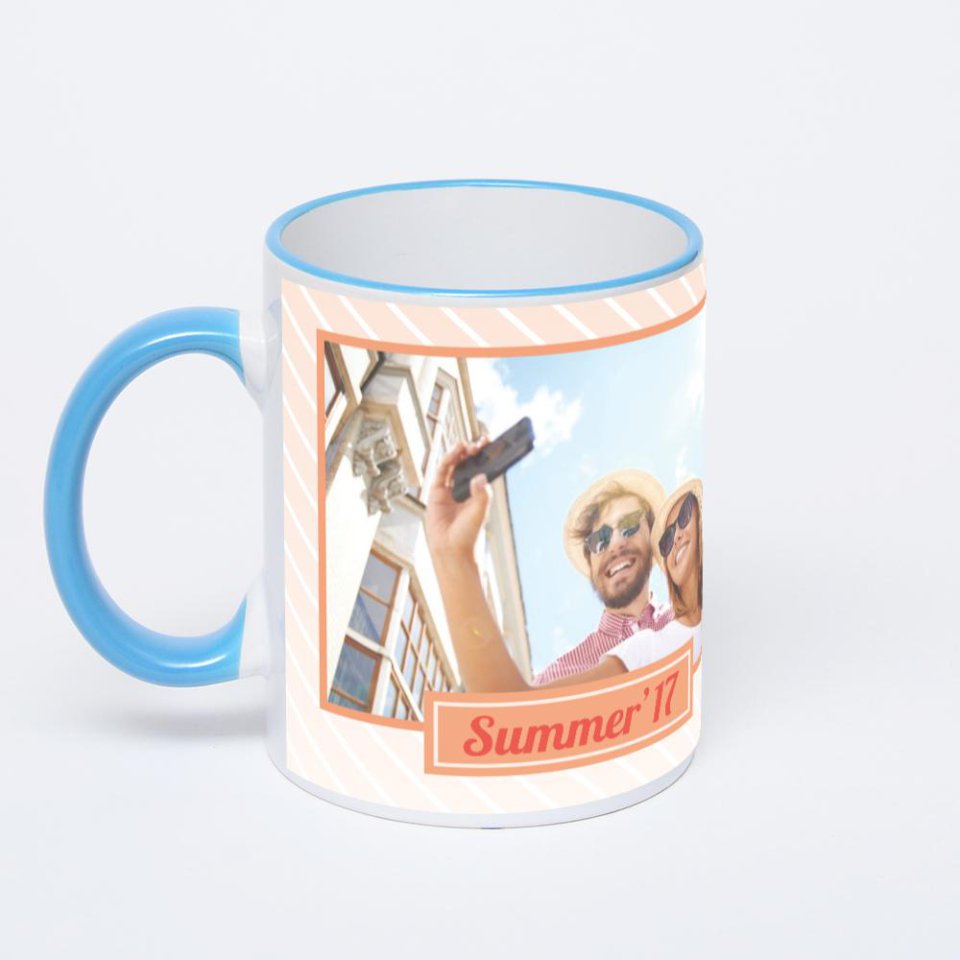 Кружка с синей ручкой и ободком