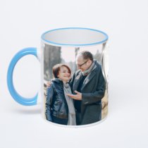 Кружка с синей ручкой и ободком